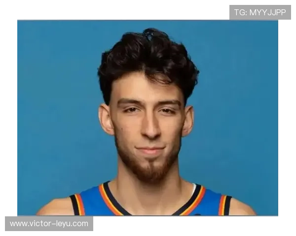 切特·霍姆格伦篮下持球策应拉开空间提升球队挡拆威胁