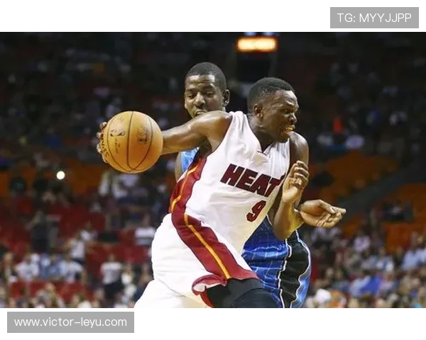 卢尔·邓无球跑动制造空位，3D属性提升防守影响力